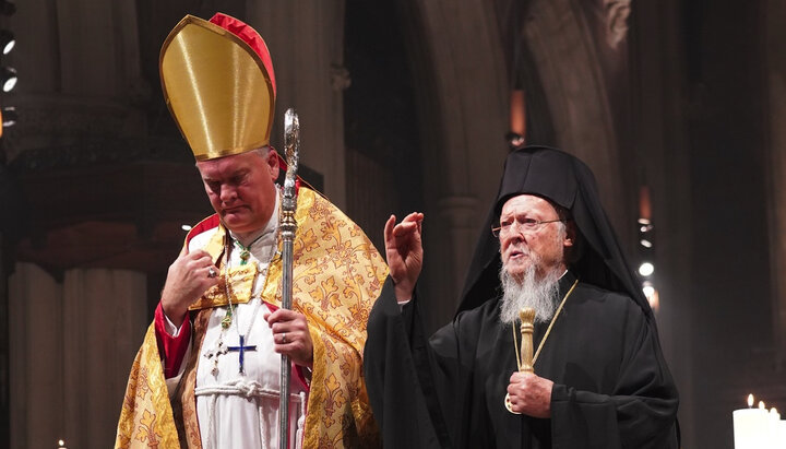 Англиканский епископ и патриарх Варфоломей на вечерней службе. Фото: facebook.com/ecumenicalpatriarchate