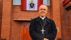 Єпископ РКЦ заявив, що католики не зобов'язані слухатися папу римського
