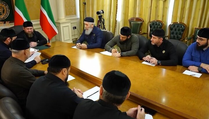 Рамзан Кадыров на совещании Регионального оперативного штаба по проведению СВО. Фото: grozny.tv