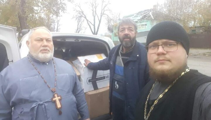 Священники Харківської єпархії привезли допомогу у звільнені міста