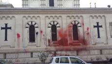 В Женеве вандалы облили краской храм РПЦ