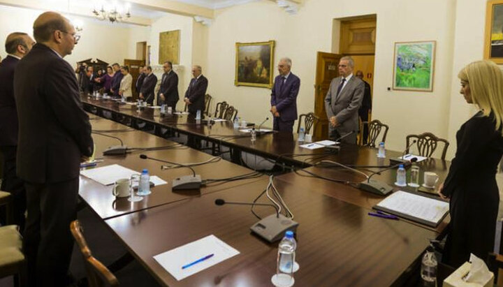 Минута молчания на заседании Совета министров Кипра. Фото: orthodoxianewsagency.gr