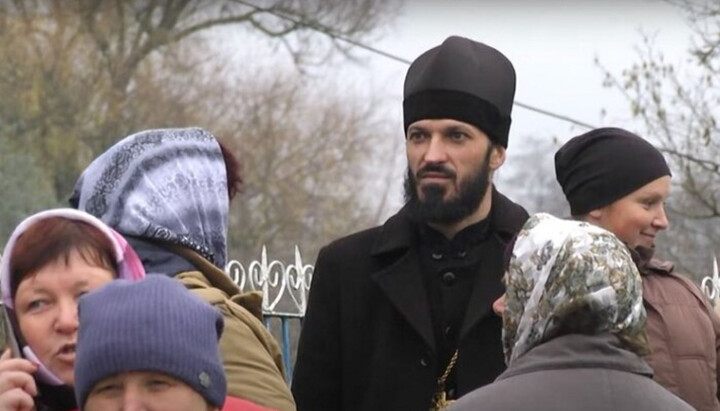 Priest Rostislav Pavlovych, the rector of St. Michael's Church in the village of Chornyzh. Photo: a video screenshot from the Novyny 12 TV channel