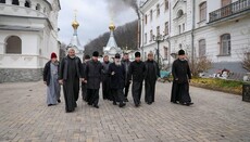 30 тонн гумпомощи из Киевской епархии привезли в Святогорскую лавру