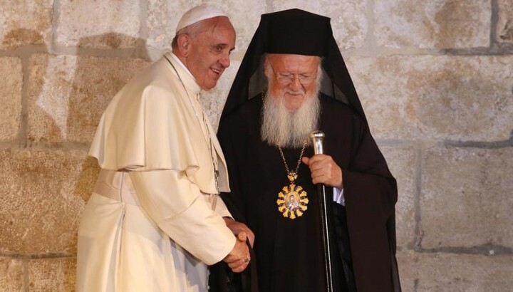 Папа римський та глава Фанара. Фото: seraphim.com.ua