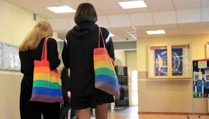 Компанія «ЛГБТ-діти у вашій школі». Фото: activenews.ro