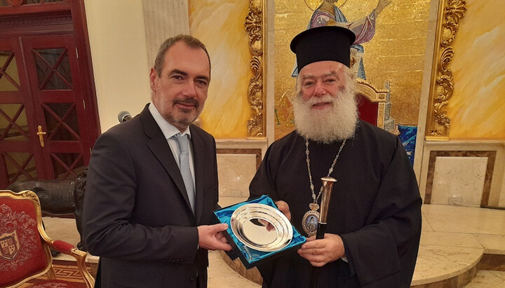 Andreas Katsaniotis and Patriarch Theodore. Photo: orthodoxia.info