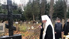 Керуючий справами освятив хрест на могилі архієпископа Київського Димитрія