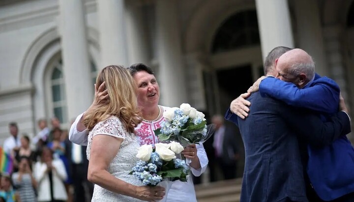 Одностатеві союзи у США з великою ймовірністю будуть прирівняні до традиційного шлюбу. Фото: Yana Paskova/Getty Images