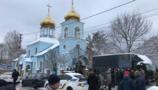 Police seal off UOC church in Pukhivka