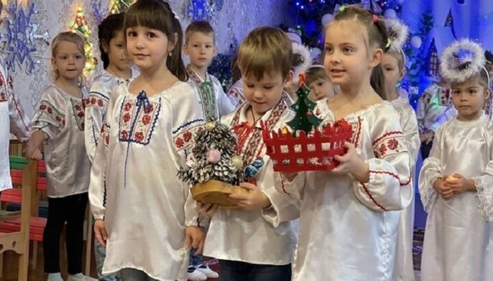 УПЦ готовит подарки для сирот и детей-переселенцев ко Дню святого Николая. Фото: news.church.ua
