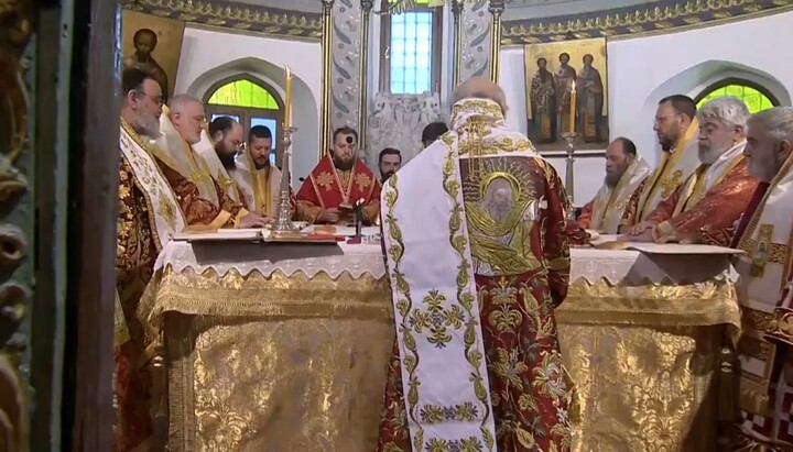 At the liturgy at Phanar, Metropolitan Isaias Tamassos concelebrated with Agapit Humeniuk from the OCU. Photo: screenshot of the FB page of the EPT3 TV channel