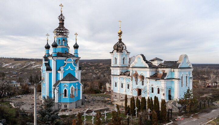 Потерпілий від обстрілів скит Святогірської лаври. Фото: svlavra.church.ua
