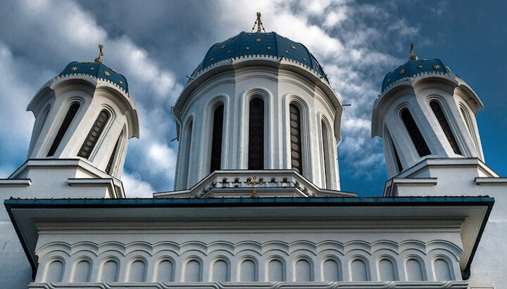 Ιερός Ναός Αγίου Νικολάου στο Τσερνιβτσί, κοντά στον οποίο βρίσκεται η επισκοπική διοίκηση. Φωτογραφία: phm.gov.ua