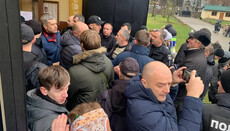 In Ivano-Frankivsk Cathedral of UOC, thugs stage fight at meeting of bishop