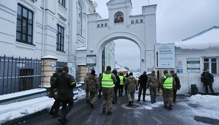 The SBU came to the Kyiv-Pechersk Lavra to conduct counter-intelligence activities. Photo: SBU