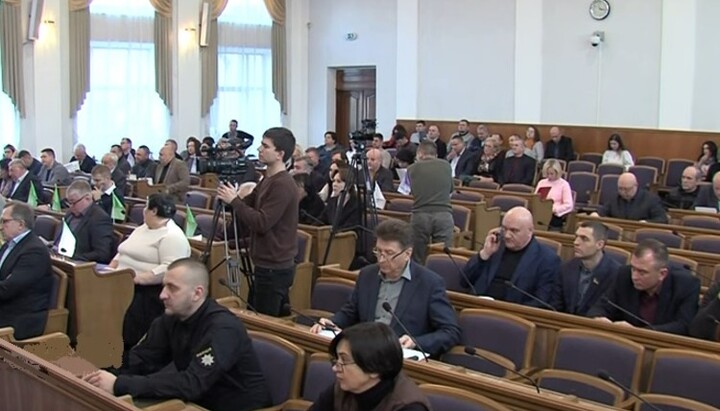 Οι βουλευτές του Περιφερειακού Συμβουλίου Κιροβοχράντ ψήφισαν υπέρ της έκκλησης στο Verkhovna Rada με αίτημα την απαγόρευση της UOC. Φωτογραφία: suspilne.media