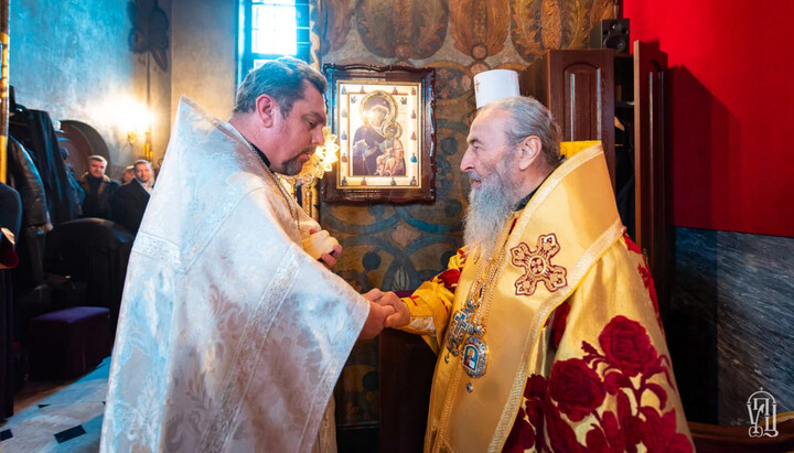 Блаженнейший Онуфрий и иерей Александр Коцур. Фото: news.church.ua