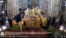 Чому Трапезний храм Лаври був забитий, а київські церкви ПЦУ – порожні