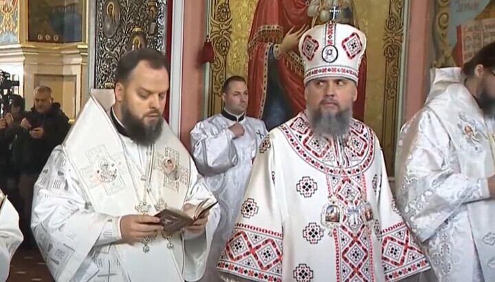 Dumenko in the service in the Lavra. Photo: screenshot of the broadcast on Suspilne