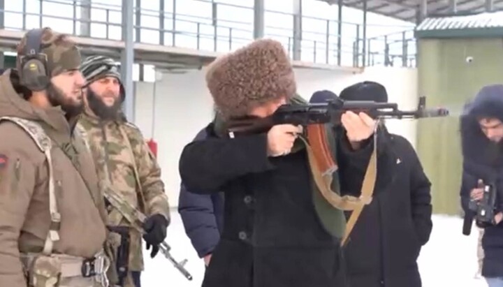 Представители Духовного управления мусульман Чечни готовятся воевать в Украине. Фото: скриншот видео на Telegram-канале Р. Кадырова