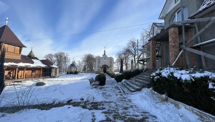 OCU occupies Uhornytsky Monastery of UOC in the Carpathian region