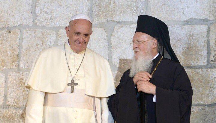Папа римский Франциск и Константинопольский патриарх Варфоломей. Фото: cathedrale-orthodoxe.com