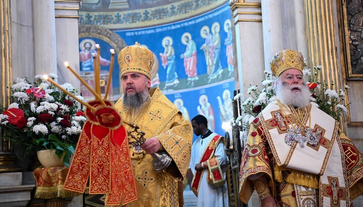 Επιφάνιος Ντουμένκο και Πατριάρχης Αλεξανδρείας Θεόδωρος. Φωτογραφία: pomisna.info