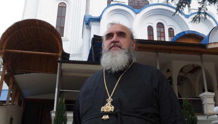 Rector of Uzhhorod's Holy Cross Cathedral, Archpriest Dimitriy Sidor. Photo: lem.fm