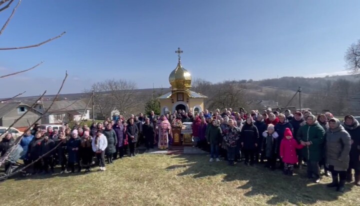 Община УПЦ у Юрківцях. Фото: скріншот відео t.me/orthobuk