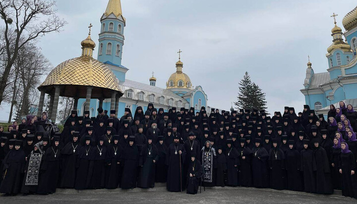 Ченці та черниці Рівненської єпархії. Фото: rivne.church.ua