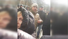 У соборі Івано-Франківська штурмувальники труять людей газом