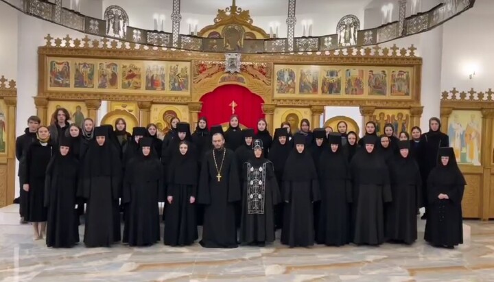 უმე-ის ოდესის მთავარანგელოზ მიქაელის მონასტრის დები. ფოტო: Скриншот видео с Facebook-страницы игумении Серафимы (Шевчик)