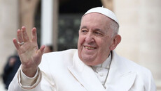 Папа римський потрапив до лікарні з респіраторною інфекцією