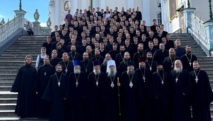 Почаївська духовна семінарія. Фото: kdais.kiev.ua