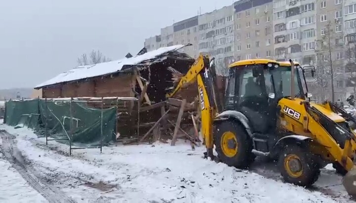 Dismantling of the UOC Church in Lviv. Photo: screenshot of the video on the Telegram channel of the head of the Lviv RMA M. Kozytskyy