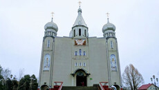 Crowd seizes UOC Cathedral in Shepetivka