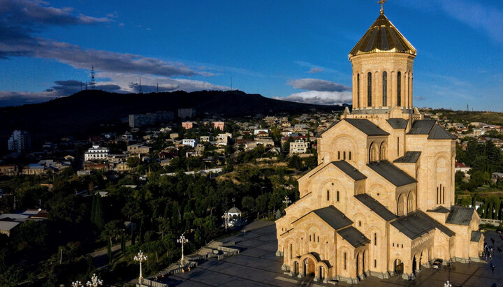 Catedrala Sfânta Treime din Tbilisi. Imagine: georgiantravelguide.com