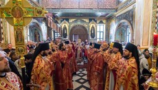 Предстоятель УПЦ возглавил литургию в Лавре в праздник Антипасхи
