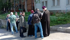 UN reps meet with community of the seized cathedral in Khmelnytsky