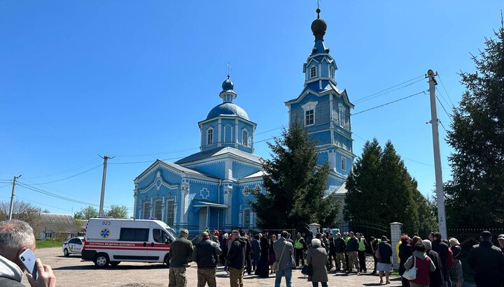 Acapararea lăcașului Bisericii Ortodoxe Ucrainene din Boyarka. Imagine UJO