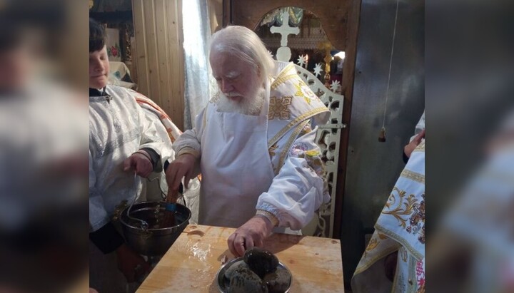 ტაძრის კურთხევა სოფელ რეკიტიში. ფოტო: orthodoxkhust.org.ua