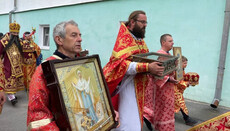 Священники УПЦ провели на западе и в центре Украины крестный ход за мир