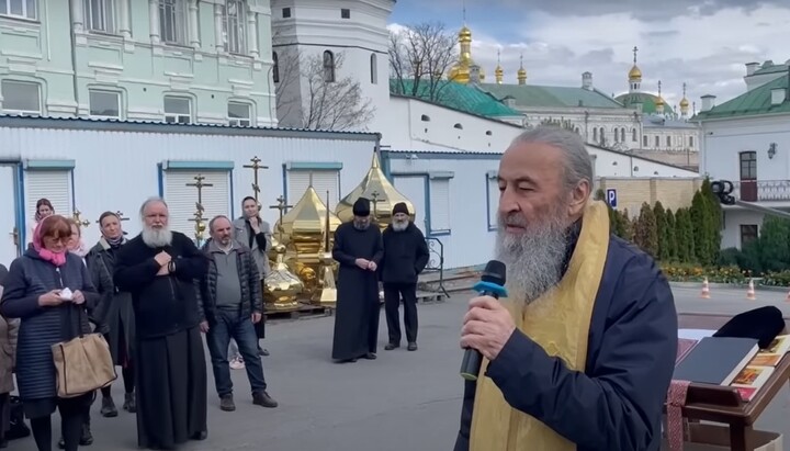 Предстоятель УПЦ на молитовному стоянні у Києво-Печерській лаврі. Фото: скріншот відео Інформаційно-просвітницького відділу УПЦ