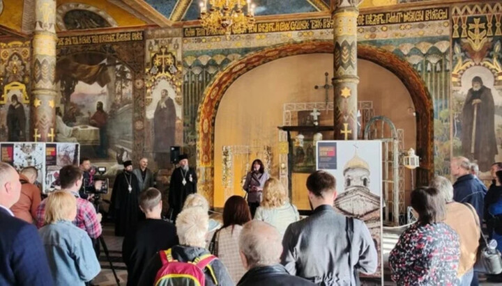 Думенко открыл выставку в Киево-Печерской лавре. Фото: расклоам.нет