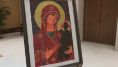 Zelensky gifts the Pope with an “icon” depicting void instead of Baby Jesus