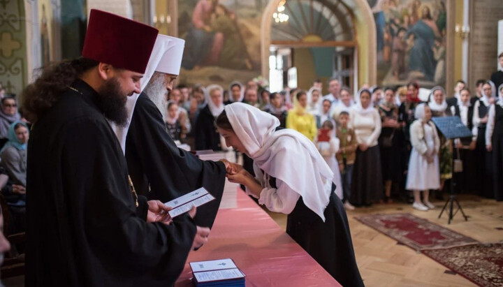 Випускники Кременецького духовного училища отримали дипломи. Фото: news.church.ua