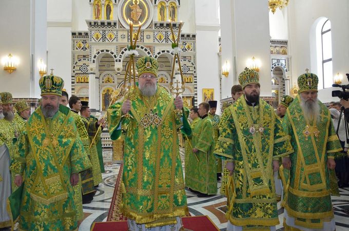 В Горловке состоялась первая Божественная литургия в верхнем храме Богоявленского собора