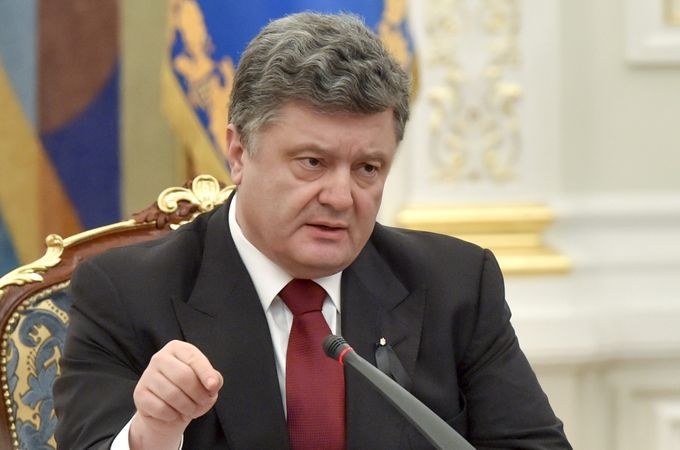 Эксперты: Порошенко толкает Украину к новой религиозной войне