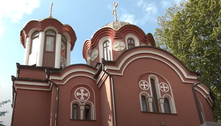 Biserica BOUkr în cinstea Sfântului Mare Mucenic Panteleimon din spitalul central orășenesc din Cernăuți. Imagine: screenshot video 